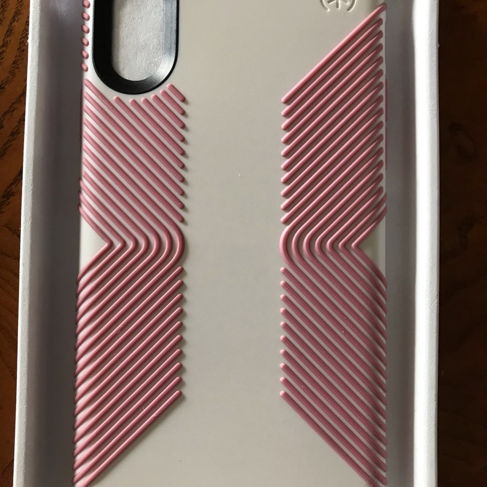 iPhone XR Case - Picture 2 of 4